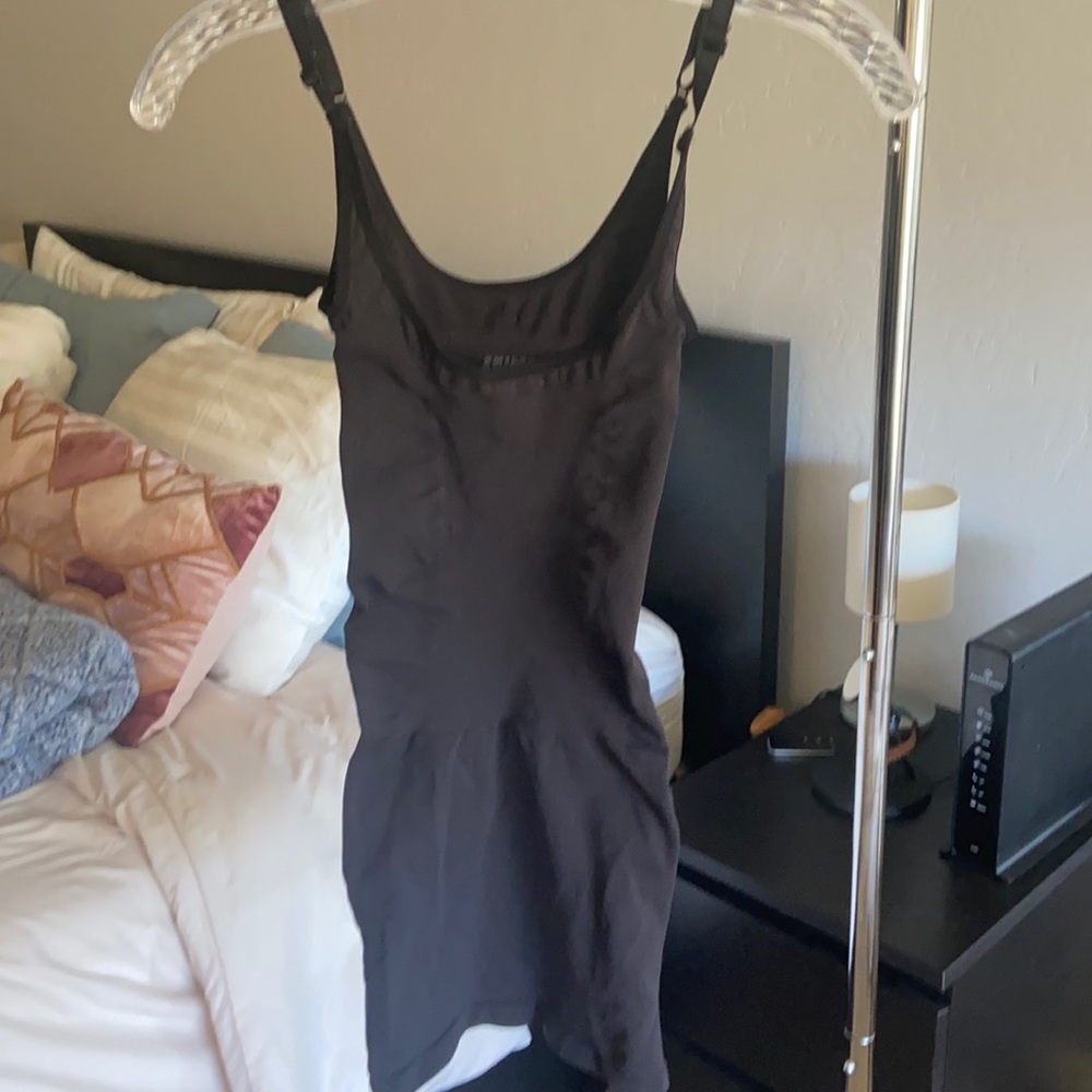 SKIMS OPEN BUST SLIP DRESS/SHAPE WEAR, size S/M